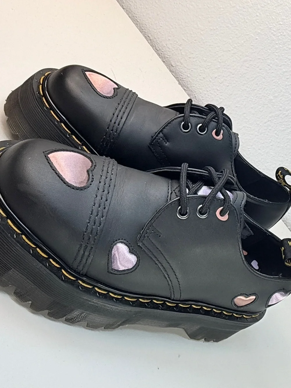Dr Martens Heart Cutout Platform Oxford Shoes Black Pink womens Size 7 goth